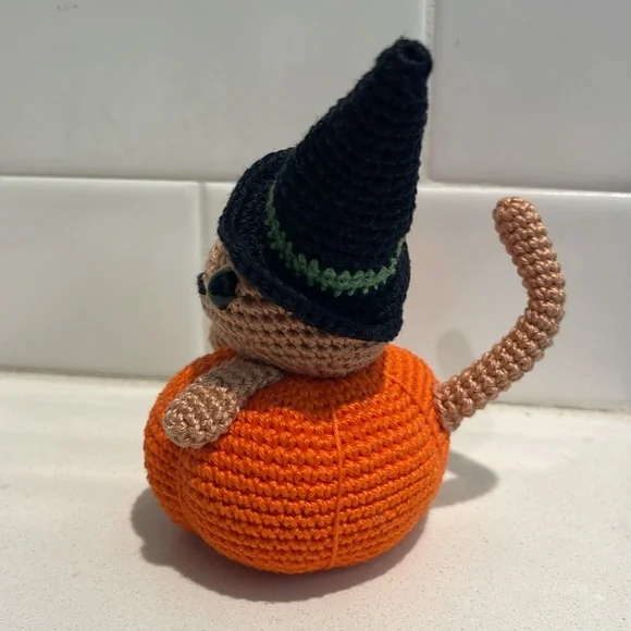 Handcrafted Pumpkin Cat Halloween Figure Holiday Decor Amigurui Crochet - Picture 6 of 9